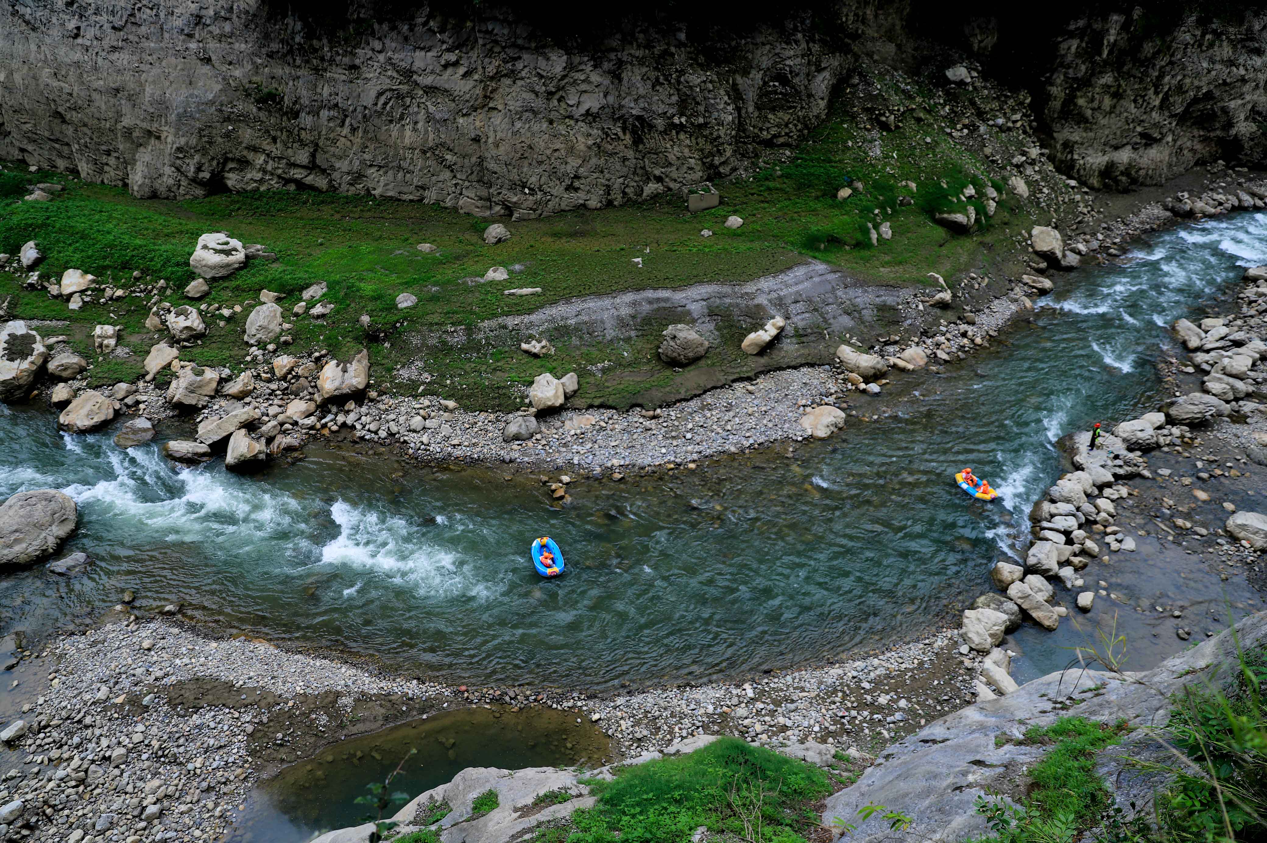 秭归九畹溪漂流不止欢笑与尖叫还有巴楚遗迹峡江风光让人醉