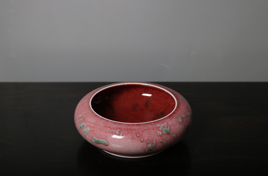 欣赏中国窑变陶瓷作品,釉色流淌效果不同,富有生命力和时代感