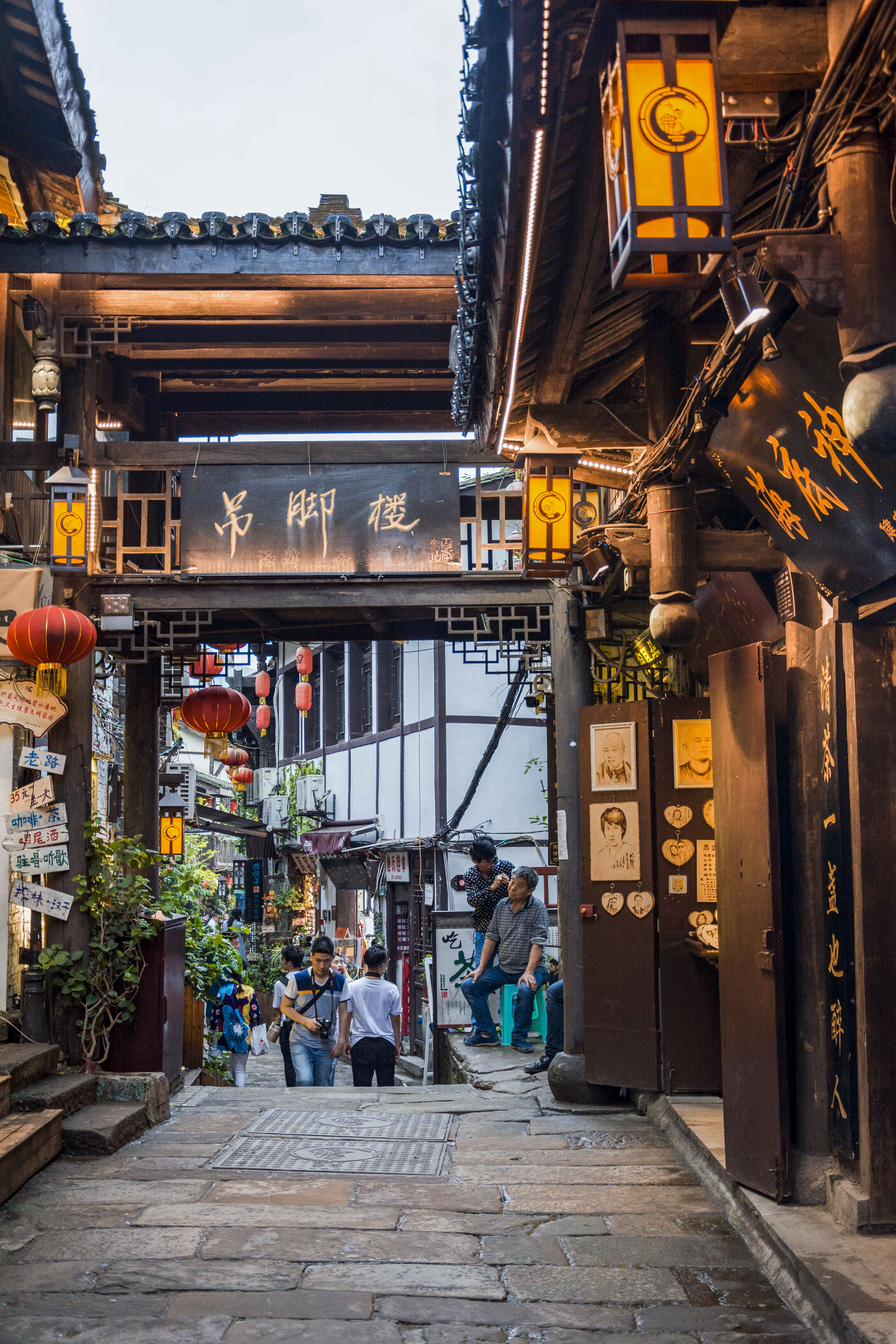 重庆有名的古街,作为4a级景区却不收门票,但多数游客依旧给差评