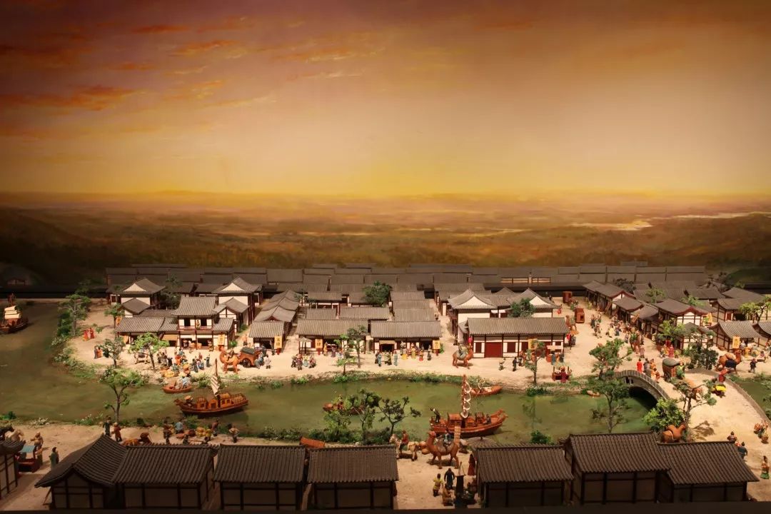 而今矗立在唐西市遗址之上的大唐西市博物馆,仍然诉说着当时西市的