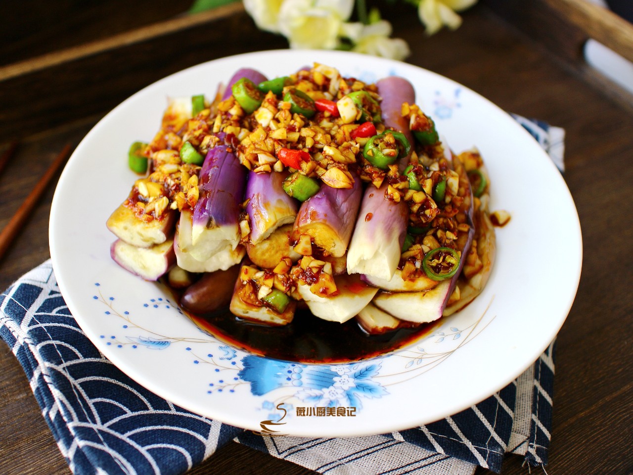 天越热越爱吃凉拌菜凉拌茄子简单好吃有秘诀手把手教你调料汁