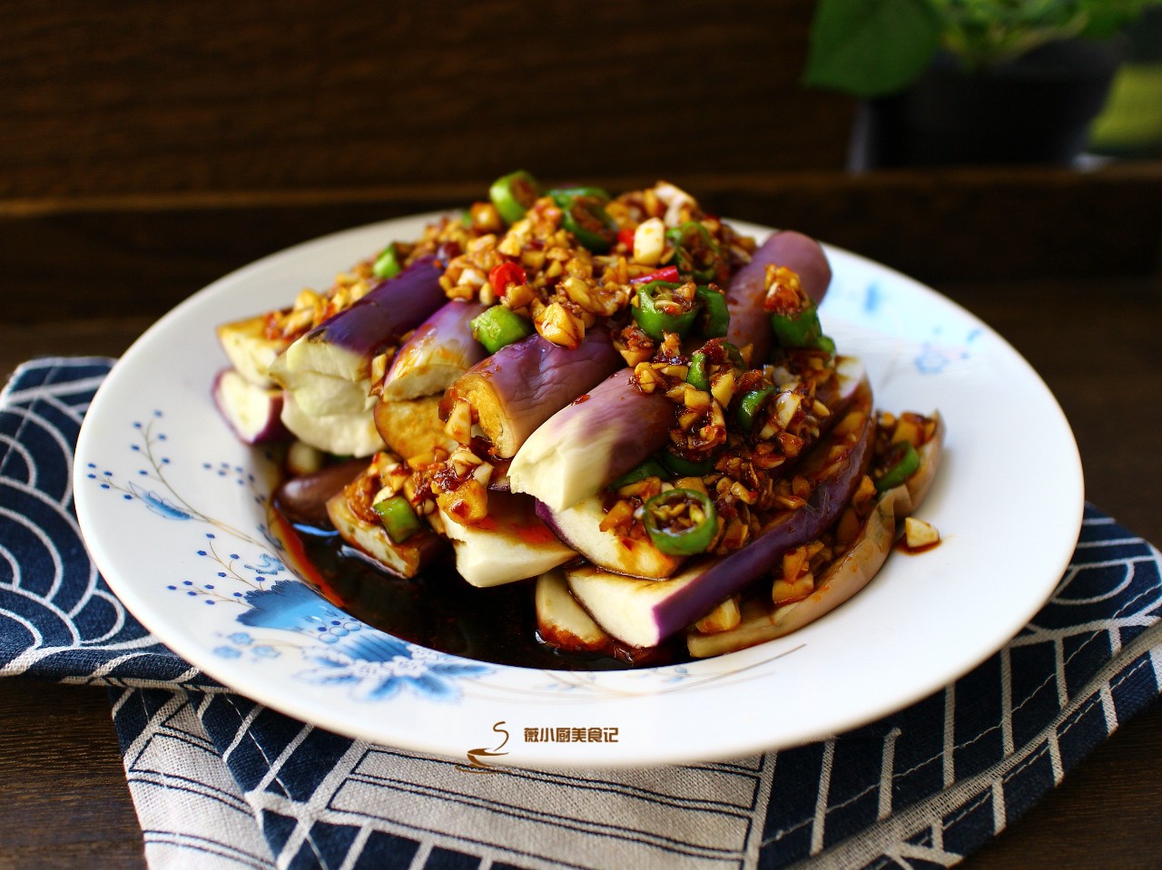 天越热越爱吃凉拌菜凉拌茄子简单好吃有秘诀手把手教你调料汁