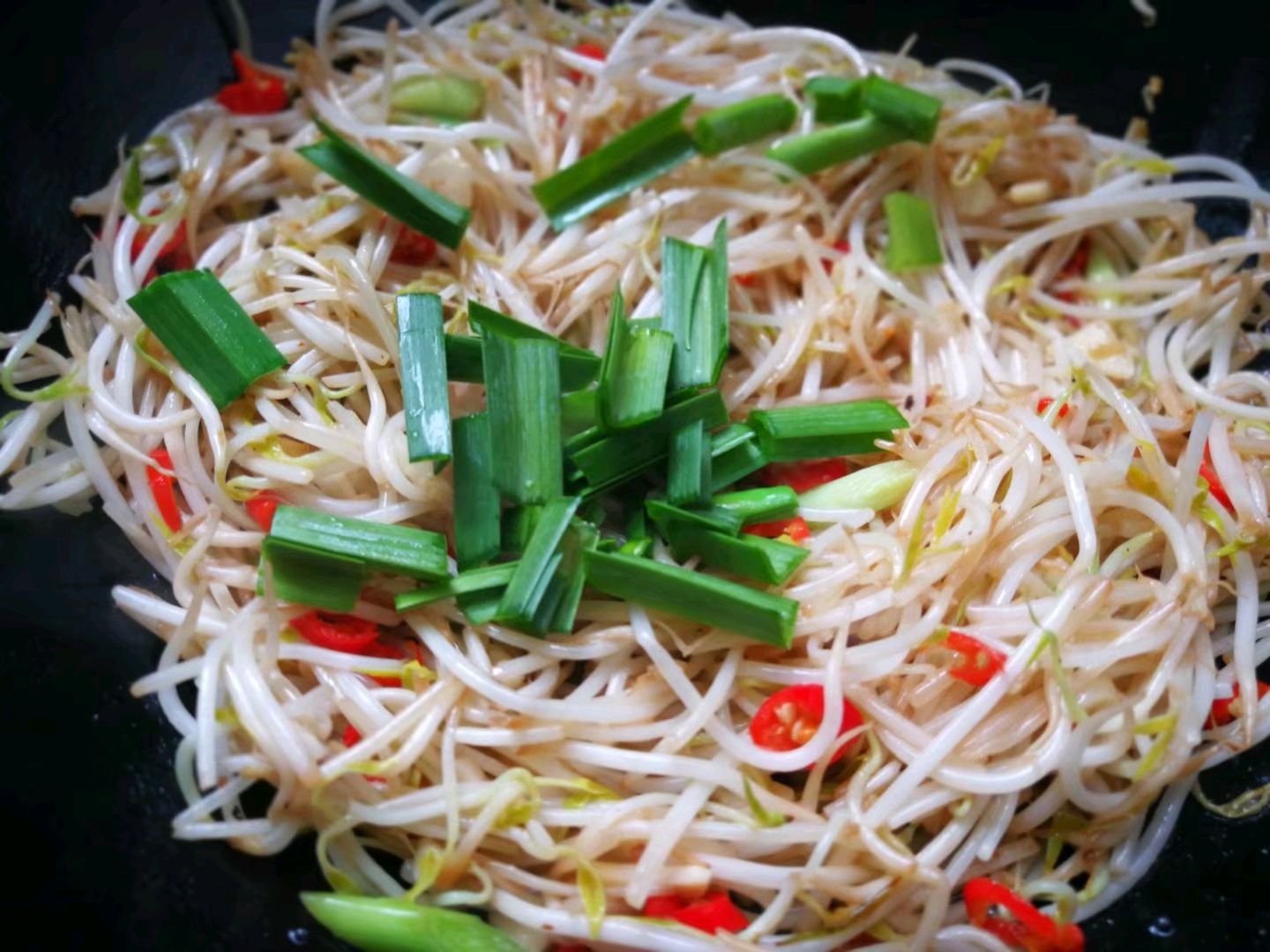 炒豆芽的家常做法,多加这一步,豆芽脆爽入味,大多数人不知道