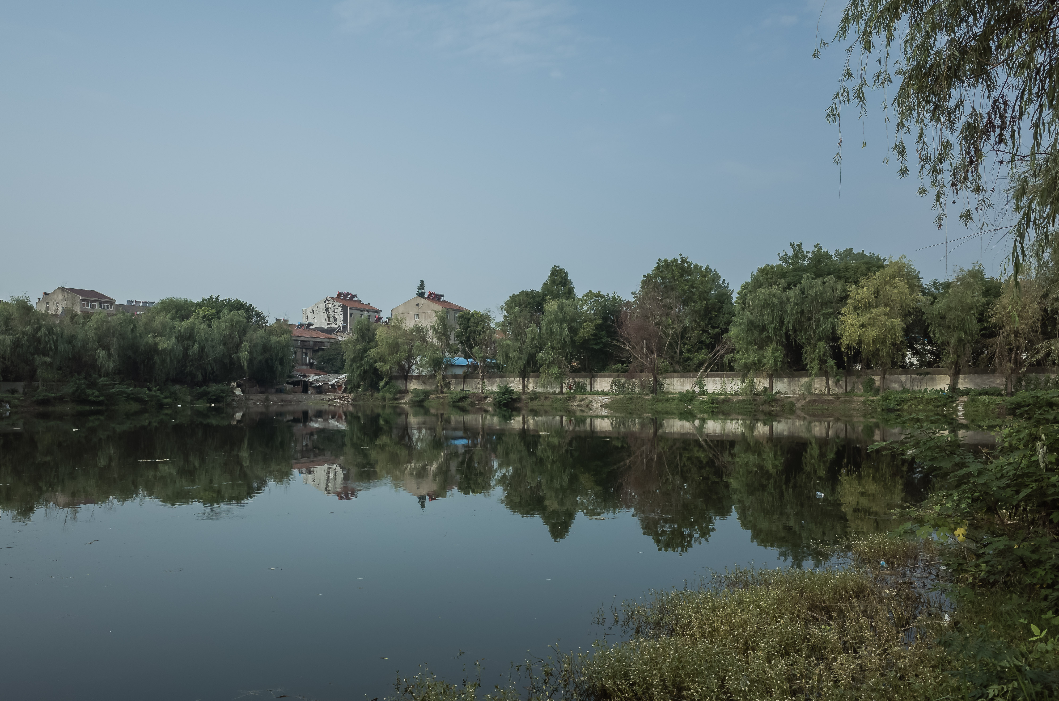 再往下走,就是"二龙潭公园"和"职高"区域.