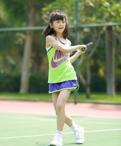 田亮晒女儿双脚起泡照片网友却疯狂点赞称真把孩子教的很好