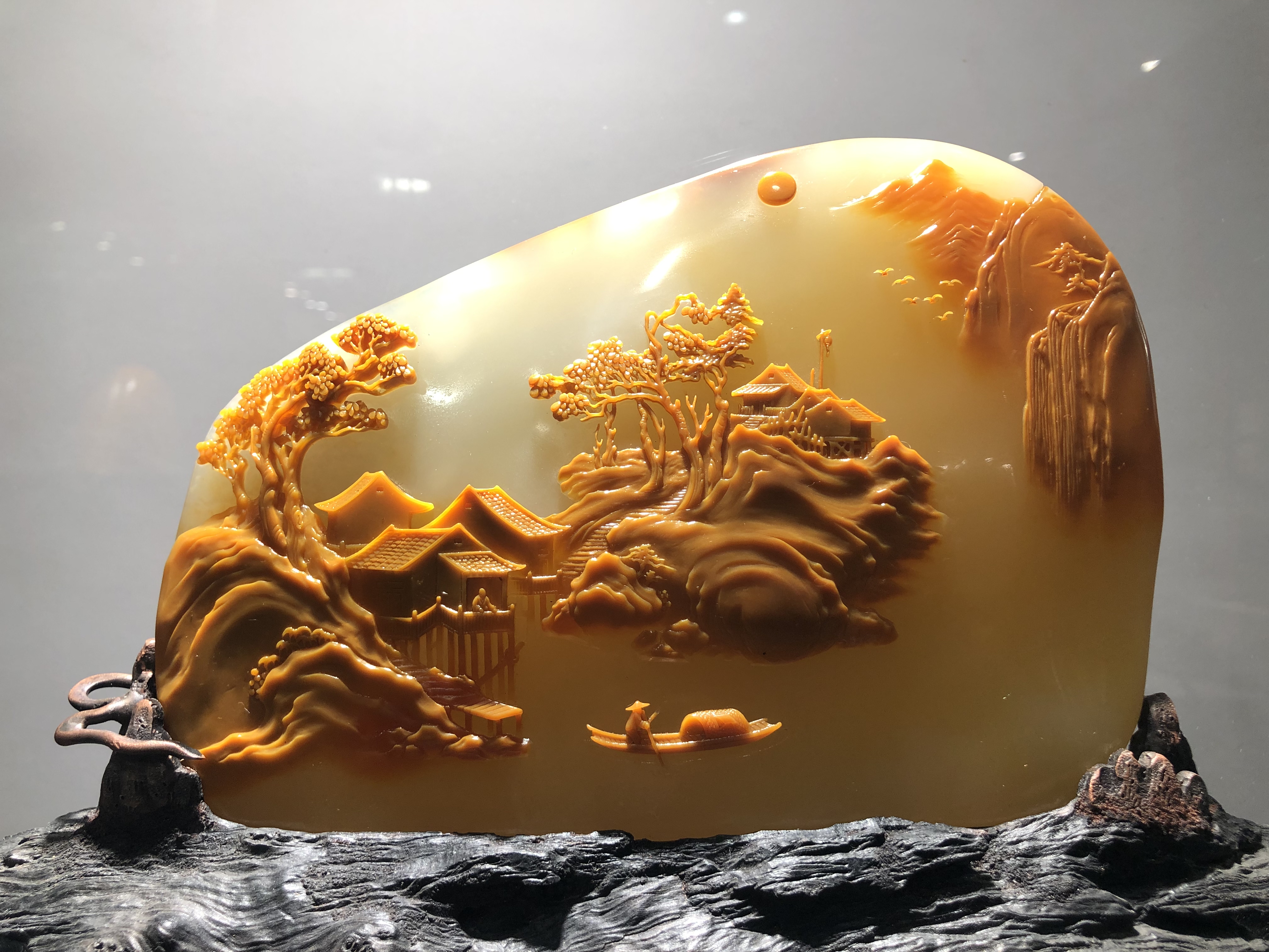 万人围观龙陵黄龙玉博物馆昆明国际石博览会开幕