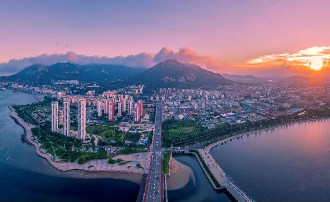石岛的夜,距离繁华都市只有一张车票的距离