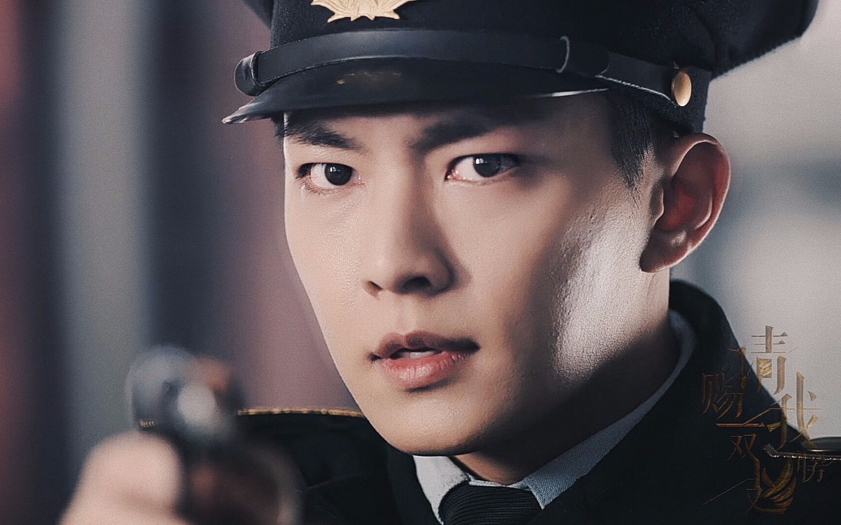 两部新上映的电视剧,都有一位帅气无比的男主,每位都是流量小生