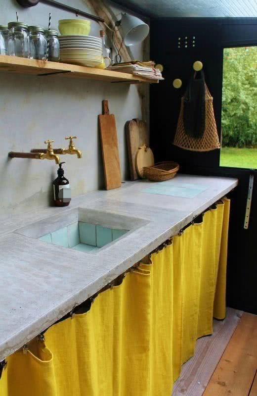 学国外用水泥现浇个水槽没做好就后悔了内壁贴圈瓷砖真是实用