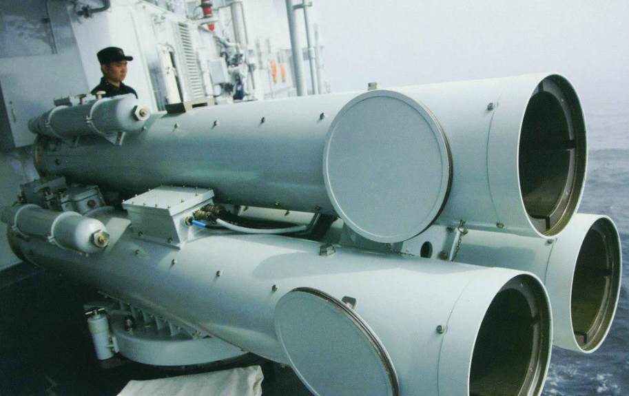 三联装的反潜鱼雷发射装置