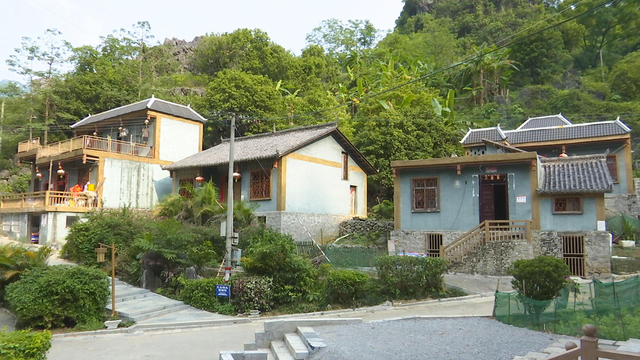 凌云县伶站瑶族乡浩坤村整村面貌焕然一新.秦辉/摄