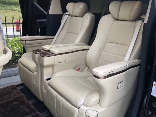 内饰奢华中东19款丰田埃尔法实拍体验