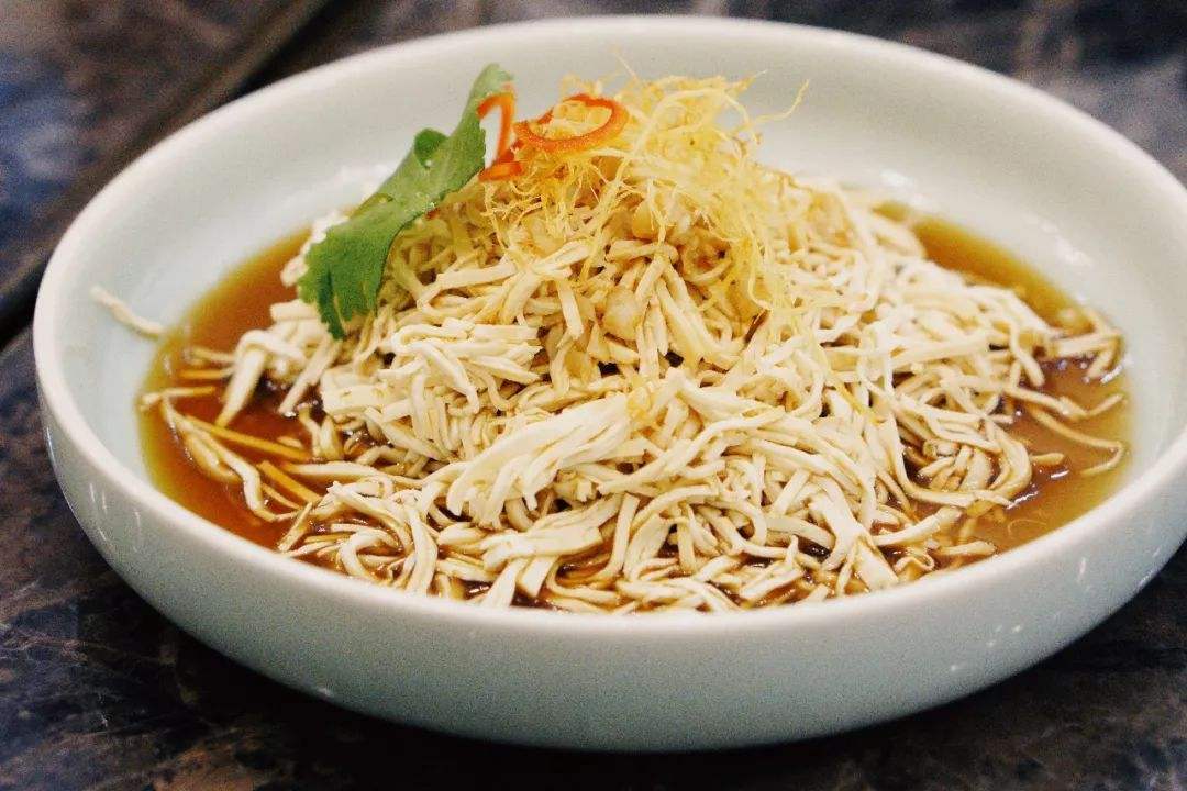 一份小小的泰州干丝凝结着各种小小的鲜美于一身