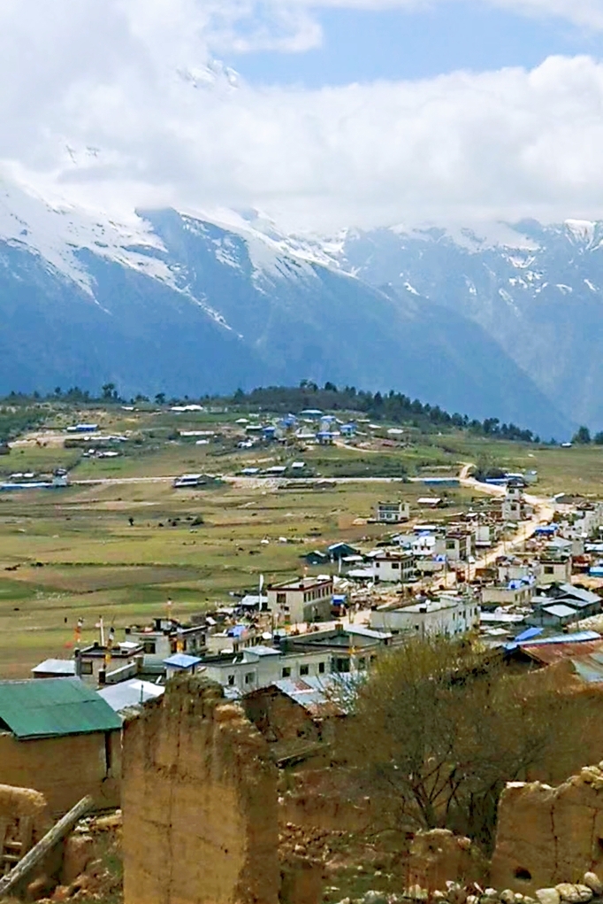 吉隆镇,似一颗明珠镶嵌在西藏中尼边境口岸走廊上