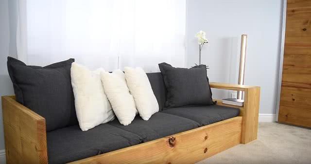 业余木工打张木沙发拉开一看变成木板床多功能成本不到100块