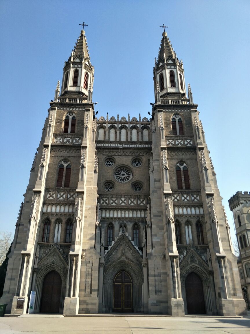 说起济南,大部分人都会想起山东大学,其实洪家楼校区也不错哦!