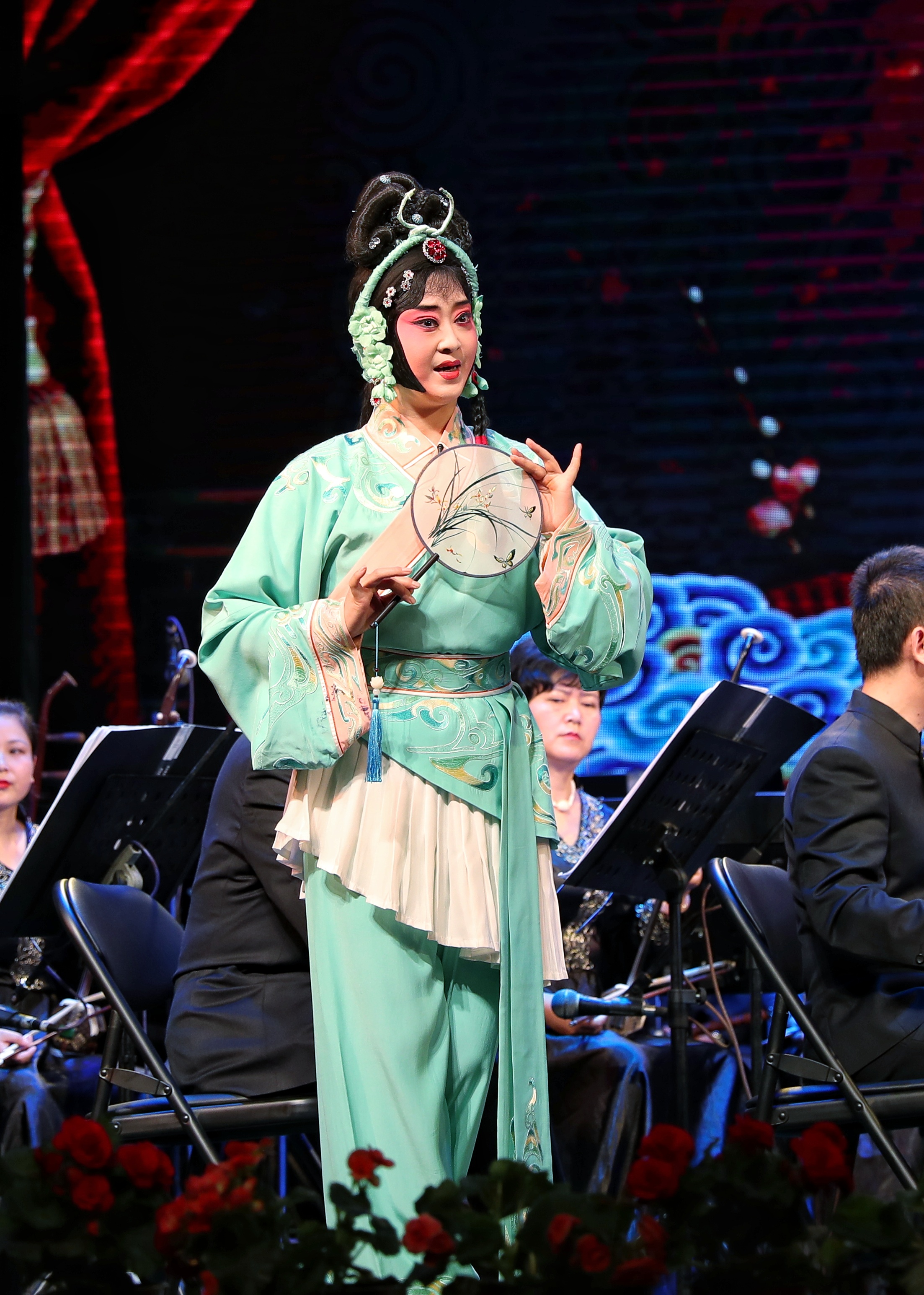 "春绿陇原"文艺展演助阵国际论坛 中外嘉宾点赞陇声陇韵_人民号