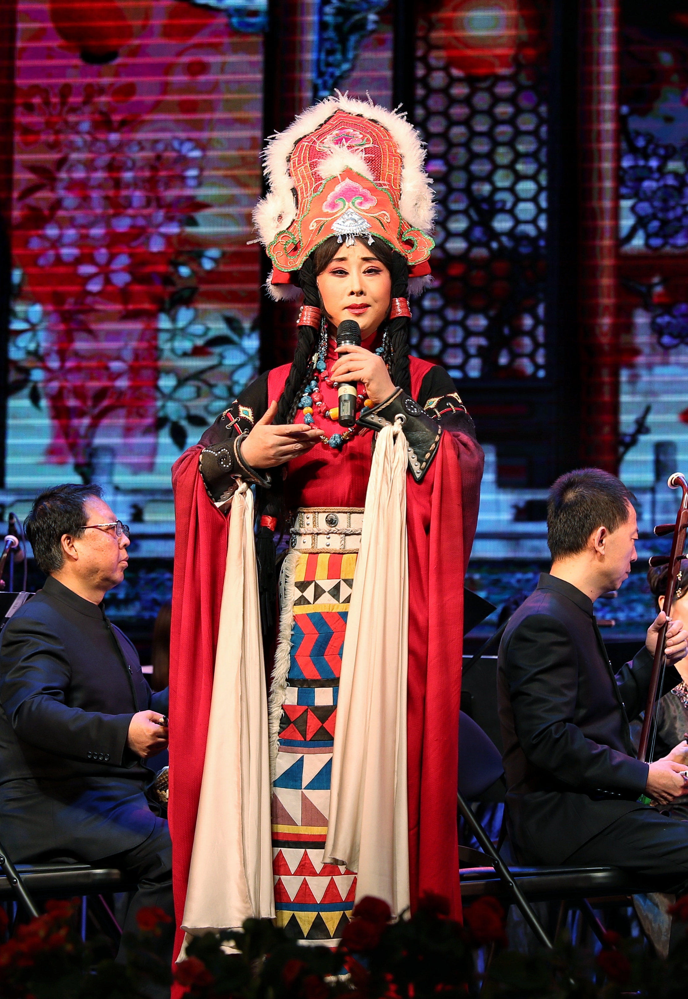 "中国戏剧梅花奖"获得者雷通霞表演