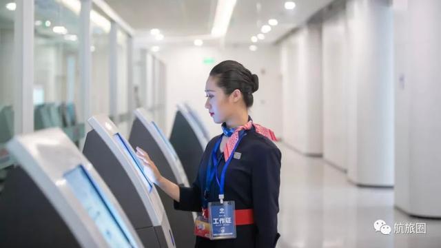 现场丨大兴机场黑科技"迎客"