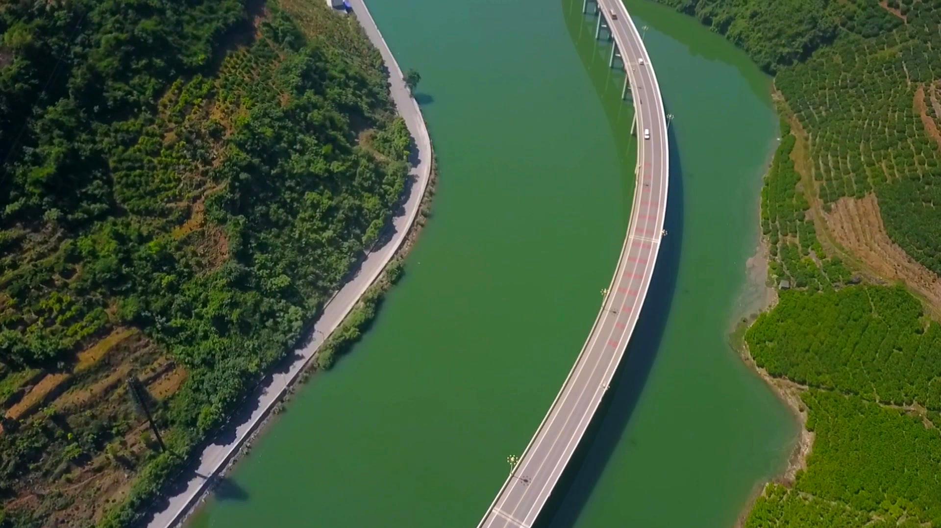 湖北出现一条绝美的水上公路盘桓蜿蜒在香溪河上宛如一条玉带