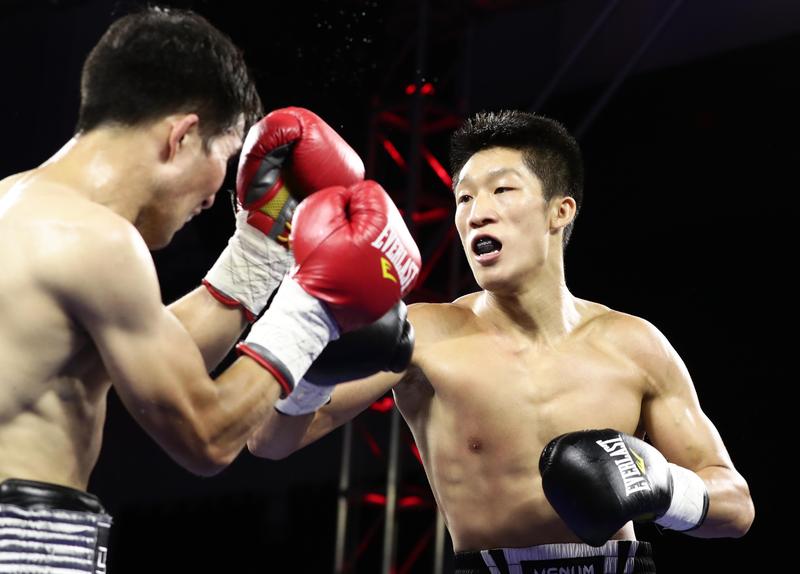 刘威(右)在比赛中 图/主办方提供