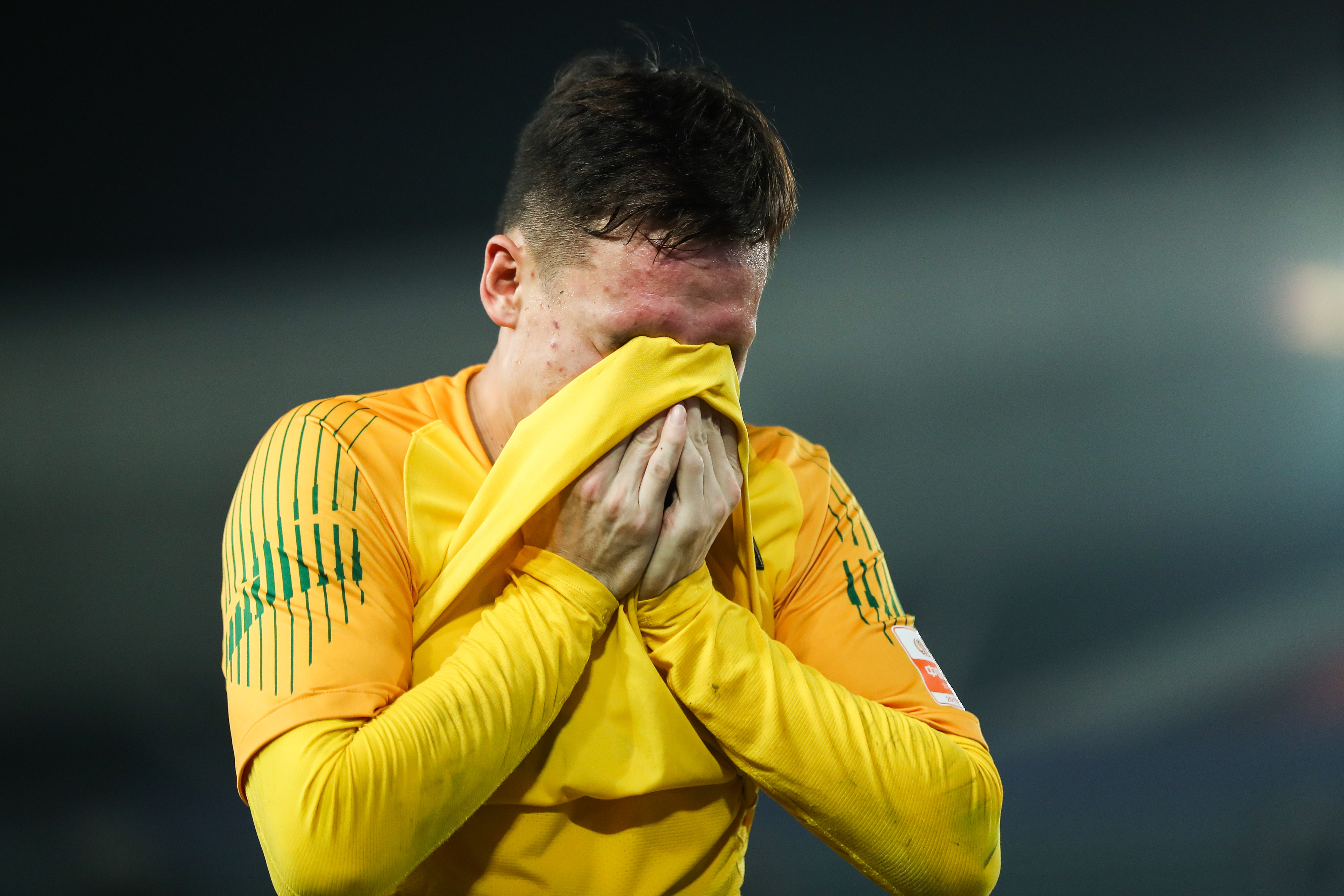 22岁小将零封旧主国安,赛后激动流泪,怒吼发泄,他憋得太久