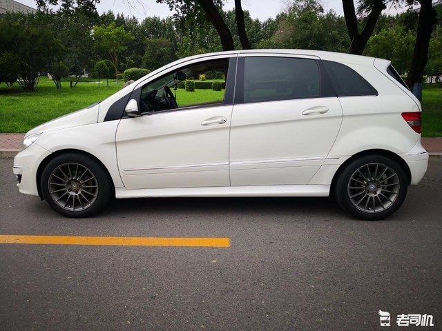 给媳妇买辆土肥圆升级版奔驰b200,外观让人开着想去跑零百!
