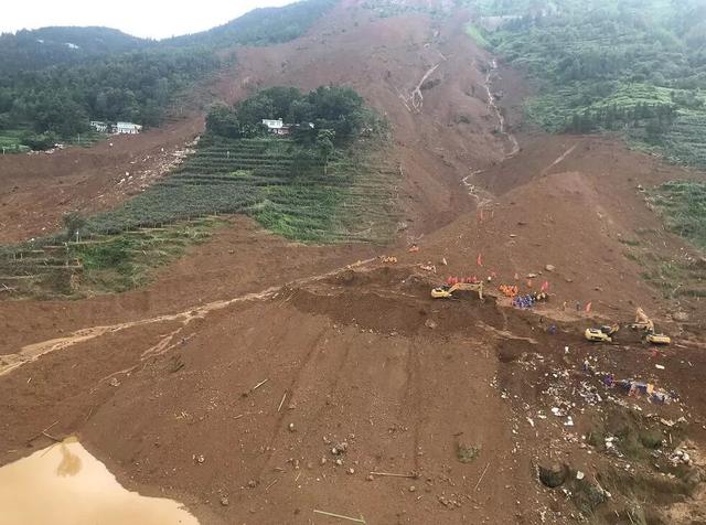 贵州水城特大山体滑坡已致13人遇难,32人失联