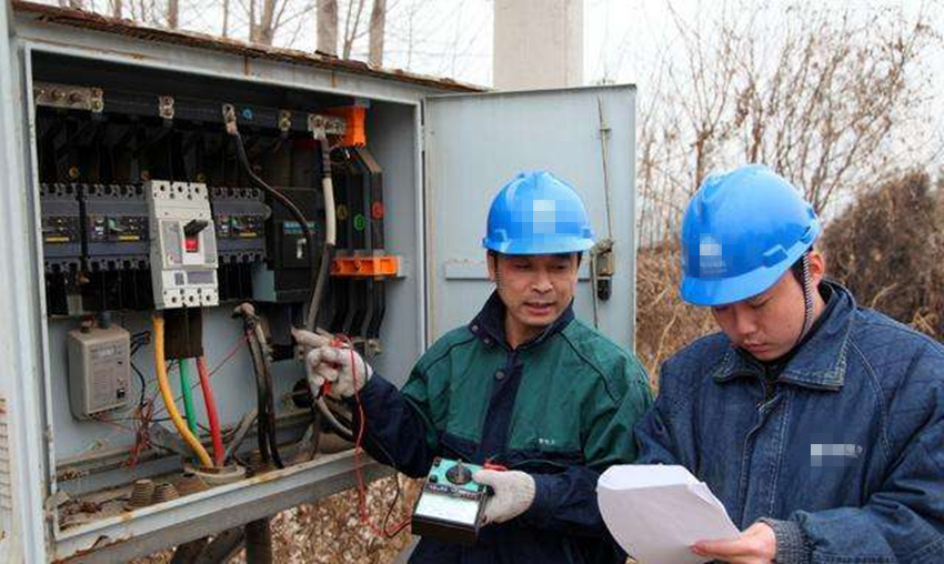 夏天这两样东西是"偷电贼",不用时拔掉插头,可少交不少电费