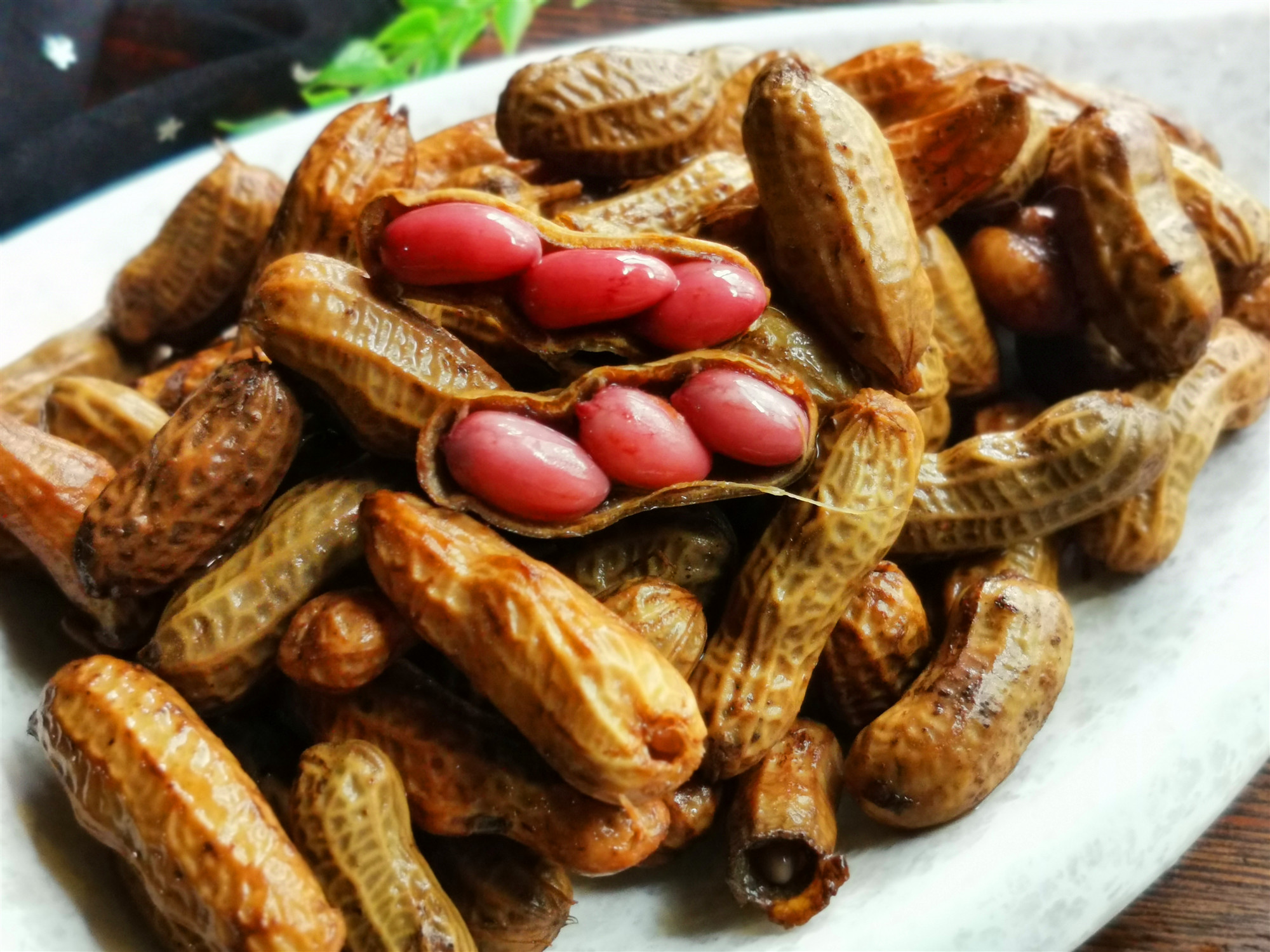 做水煮花生,不要直接下锅煮,多做这一步,入味快,味道香