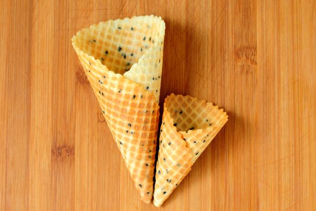 简单几步在家自制冰淇淋蛋卷我好像听到了咔哧咔哧的声音