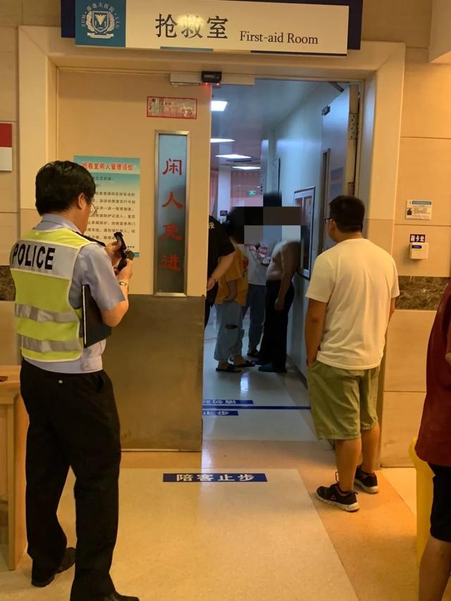 湖南一女子打扫卫生时踩到防护窗，从17楼坠楼身亡。商家是否应该承担责任？法院判决建设部110令最新