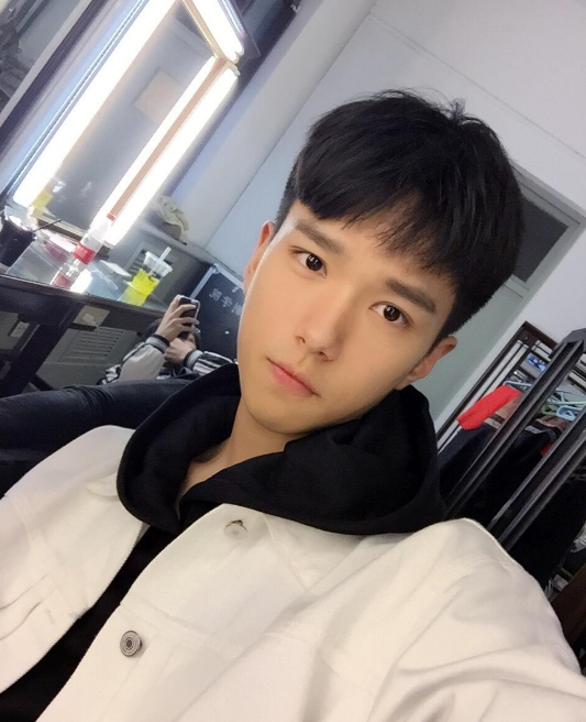 原来现实生活中的呆萌也很帅气妥妥的另一枚现男友了