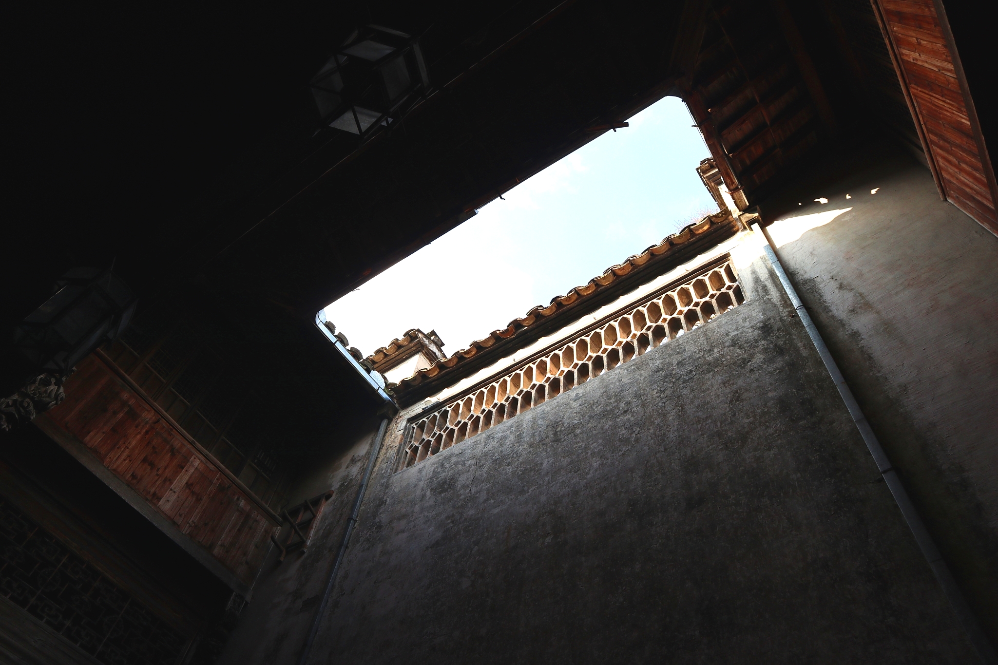 千金门楼四两屋门楼是身份象征皖南西递古宅之旷古斋