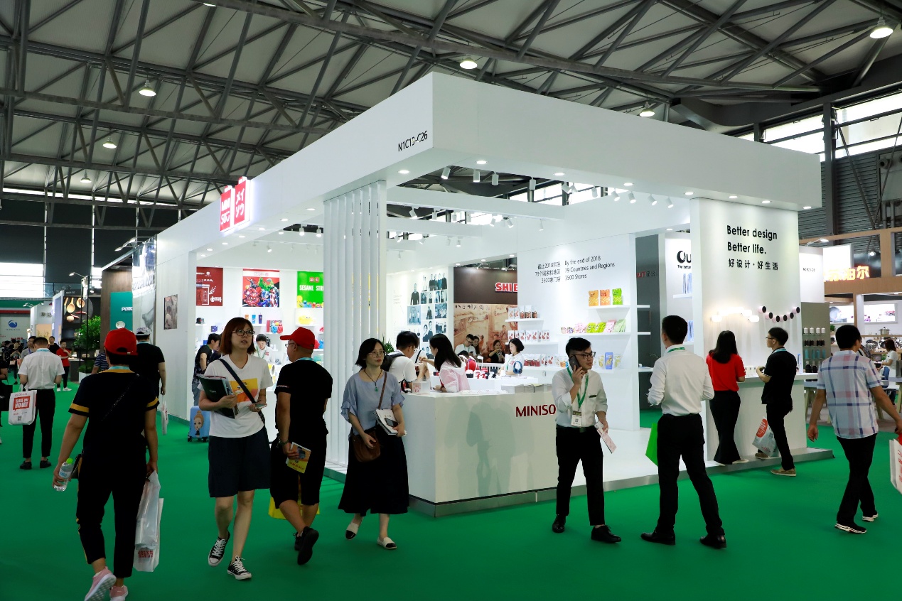 名创优品携漫威,故宫等ip联名产品亮相上海百货会