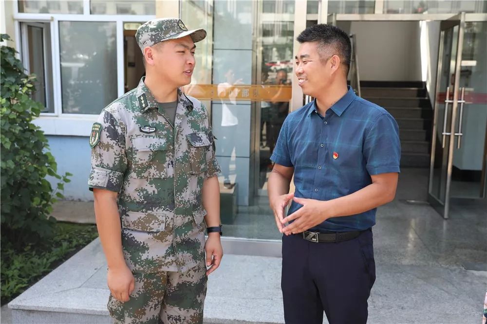 王春友一行走访慰问部队官兵02共叙鱼水情深