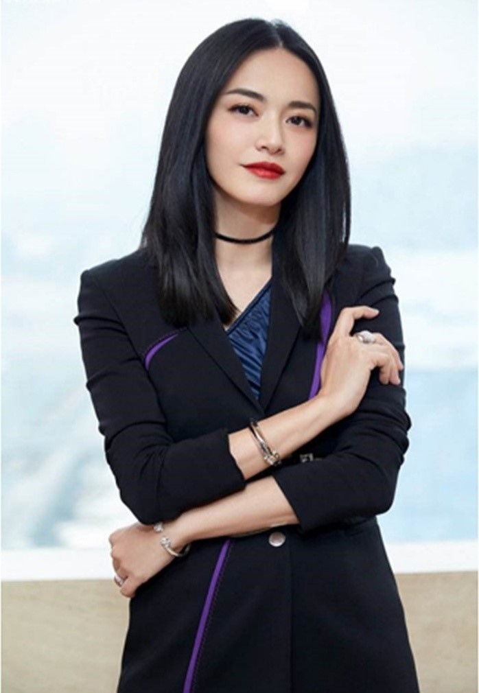 姚晨的穿搭简直就是职场搭配教科书简单搭配也能穿出气质感