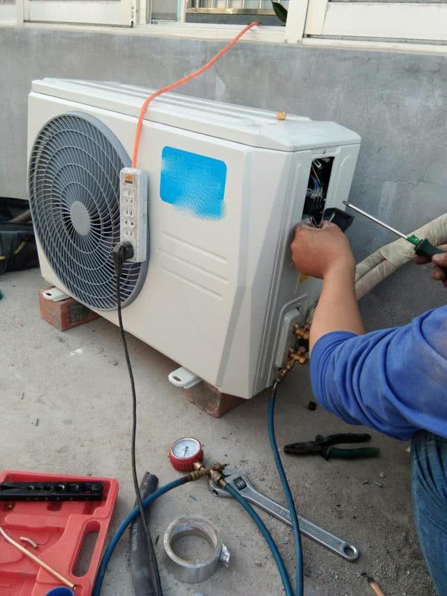 空调移机时忘了这一步害我白白搭了300块重新加氟想想就很冤