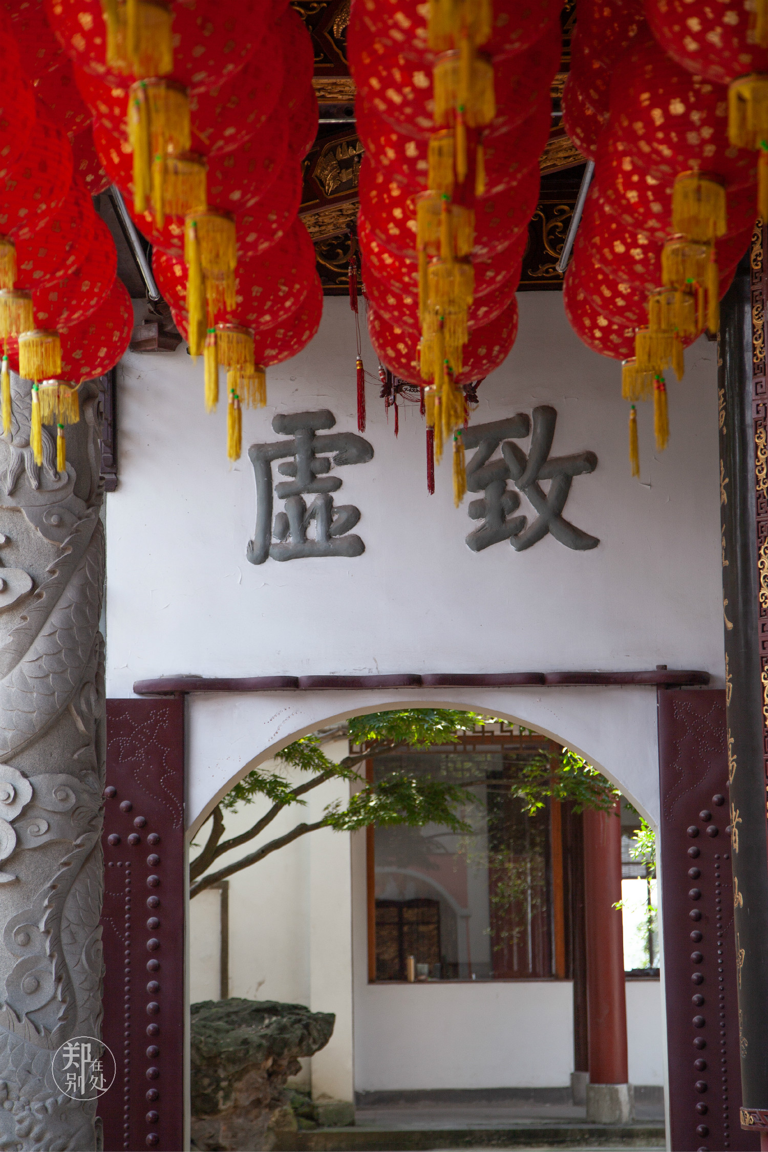 日本侵略者占领杭州期间,据许圣元《洞霄宫》载,福星观曾三次收容上山