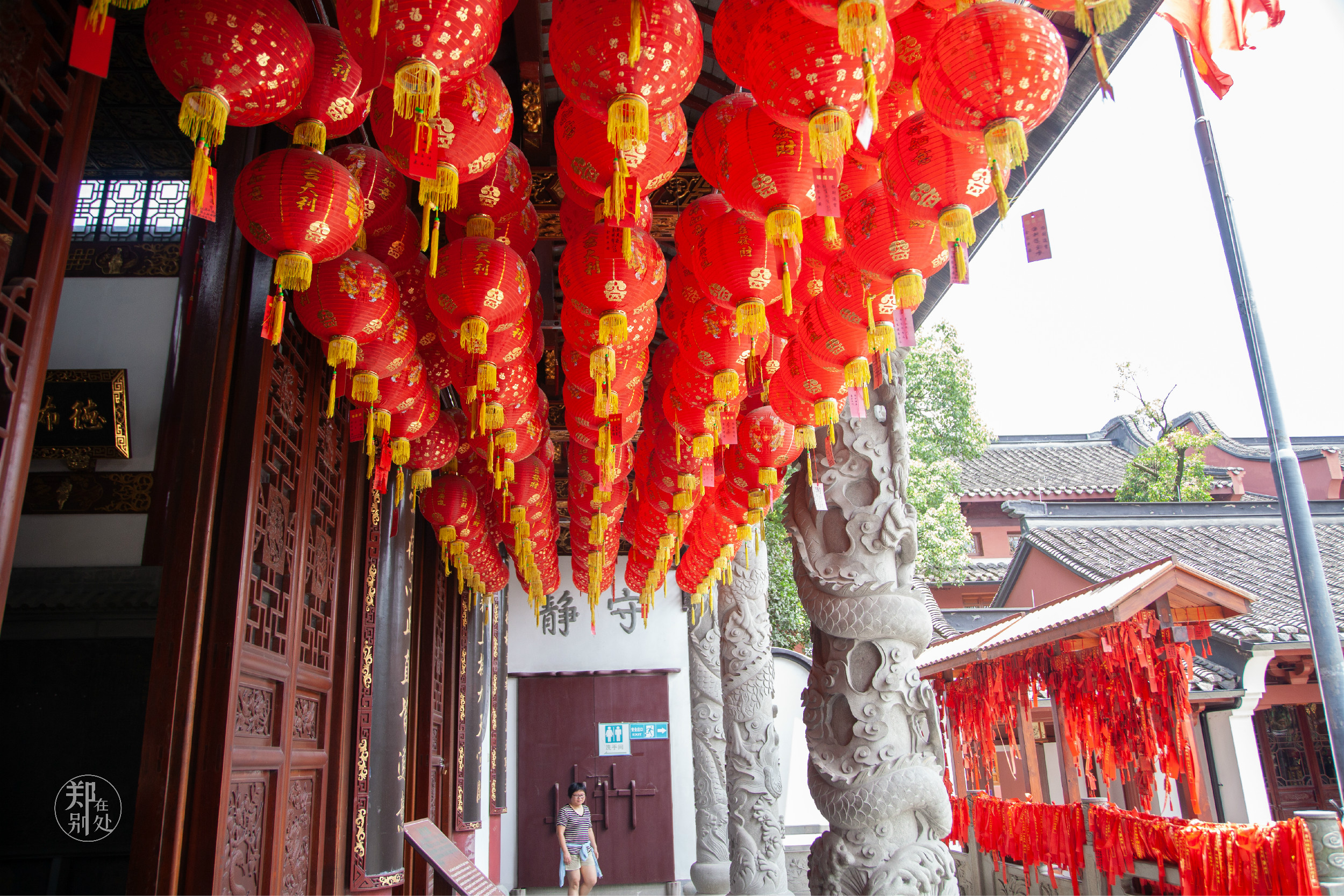 日本侵略者占领杭州期间,据许圣元《洞霄宫》载,福星观曾三次收容上山