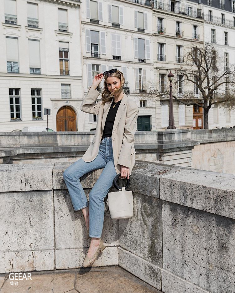 牛仔裤法式穿搭:有了这4件单品就离巴黎女生的风格不远!