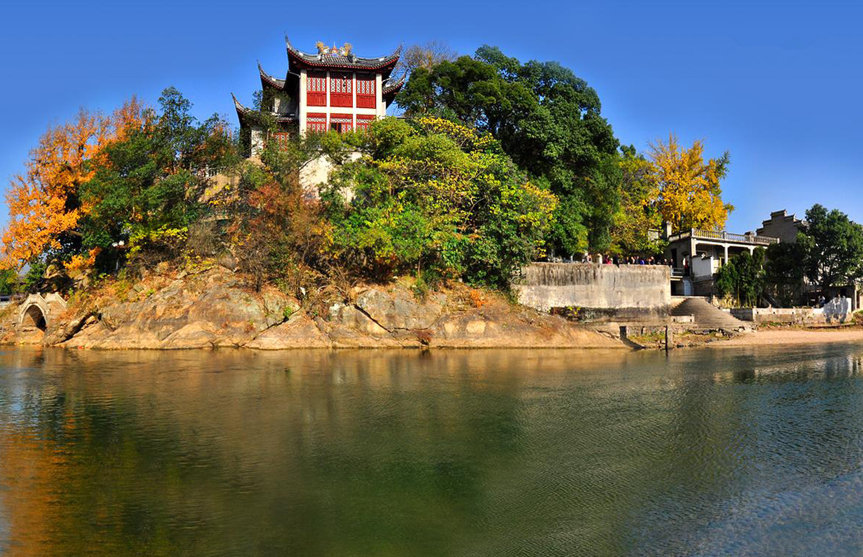 大美奉化,云朵开开合合,条宅村龙的传说在这源远流长