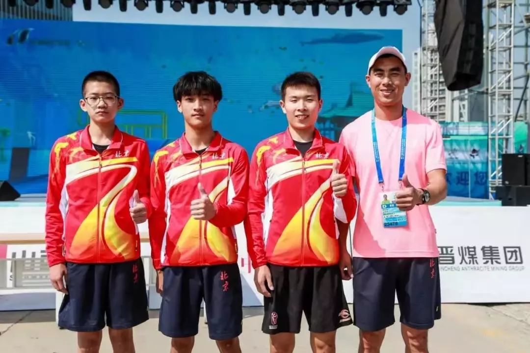 康吉 获得金牌北京秀酷攀岩俱乐部社会俱乐部乙组男子速度接力赛伍鹏