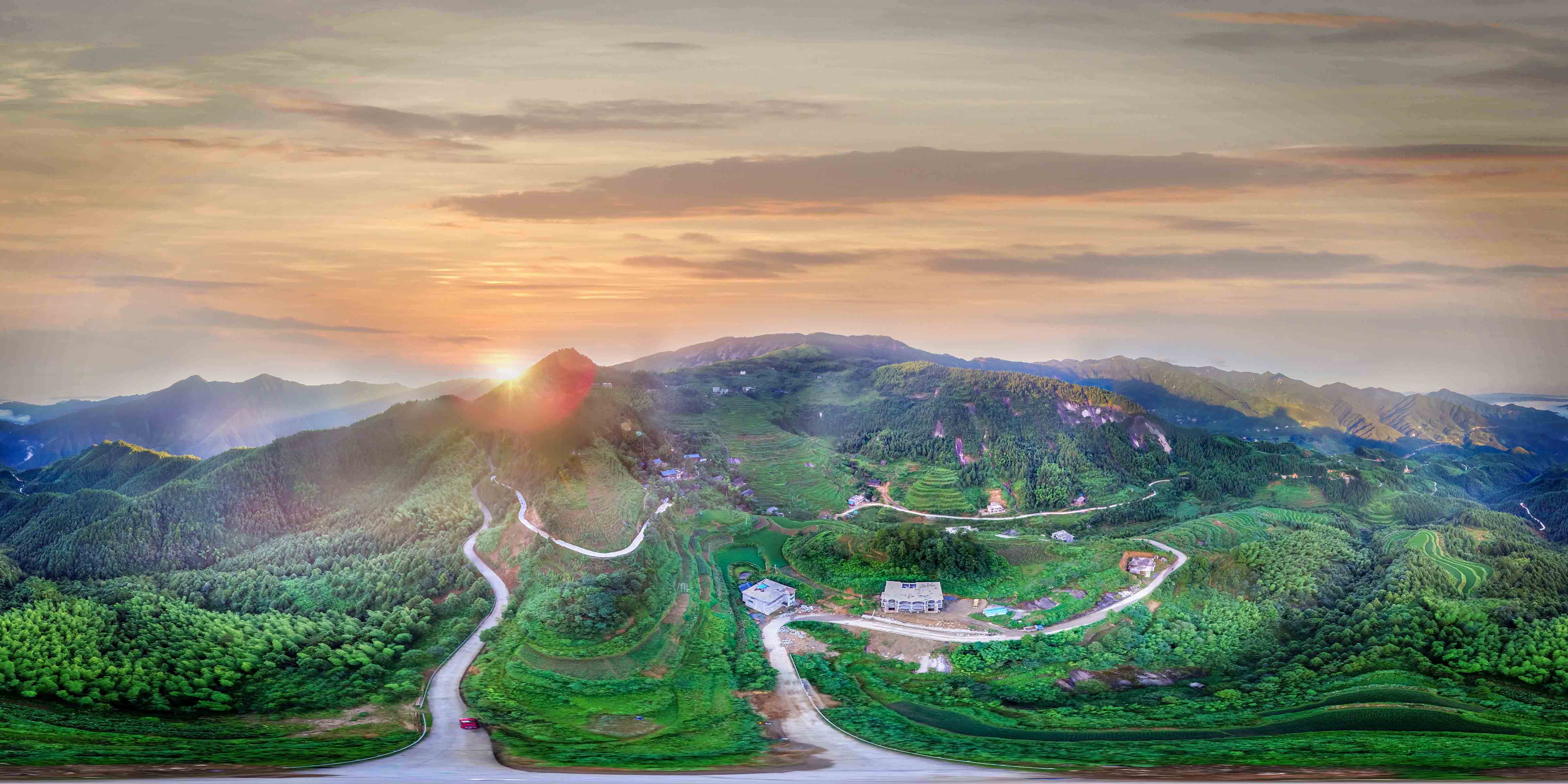 盛夏酷暑观景纳凉何处去中国花瑶虎形山云雾缭绕天高气爽最相宜