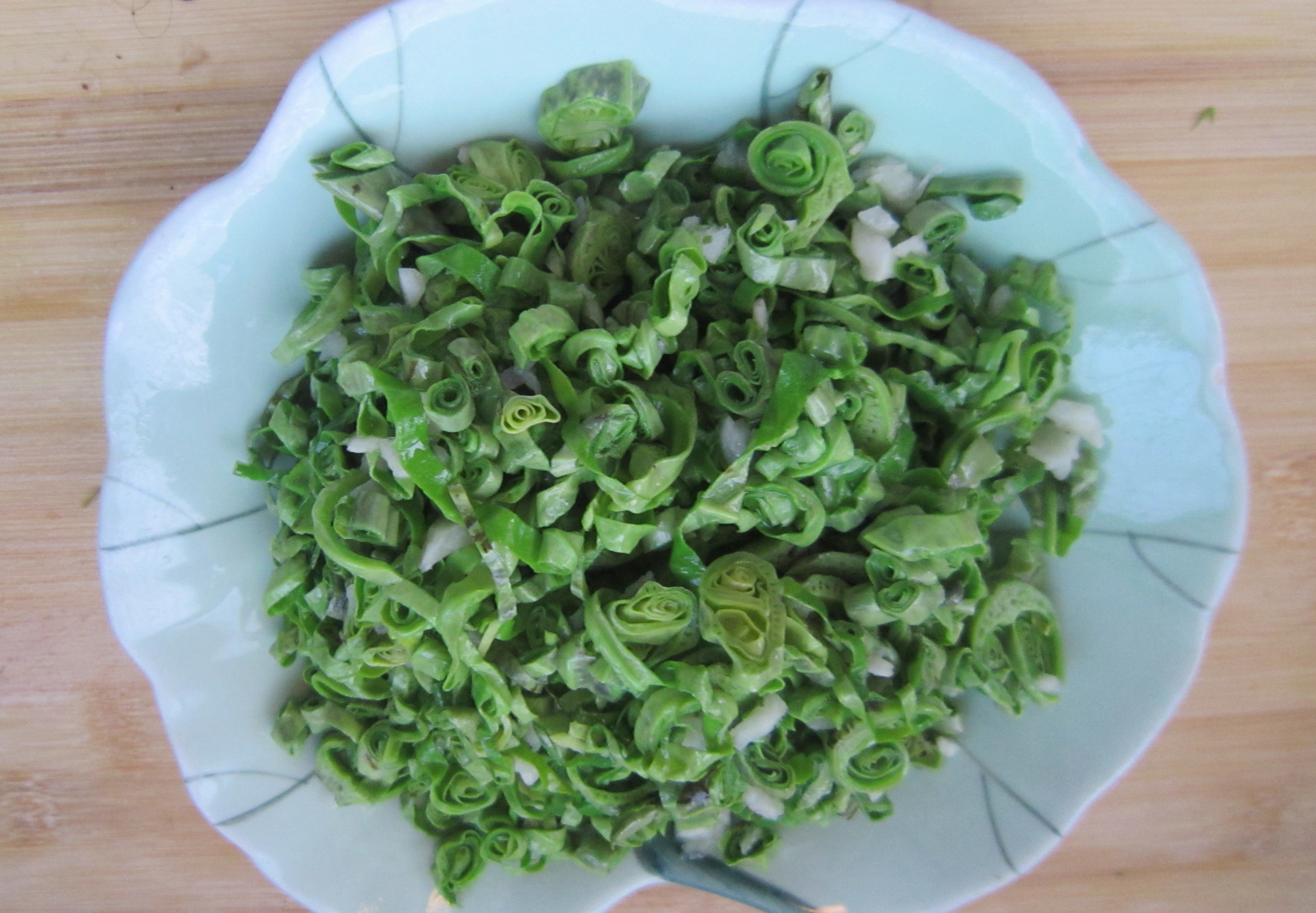 凉拌荷叶尖营养丰富想做出来的没有苦涩味这几点很关键