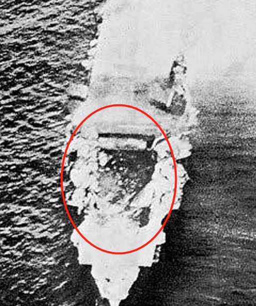 甲板被美军炸毁的”苍龙“号航母