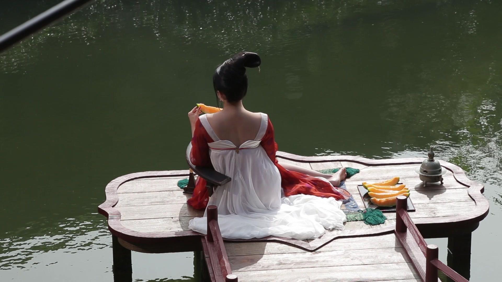 盛唐汉服美人图鉴,张雨绮《妖猫传》春琴风情万种,活色生香