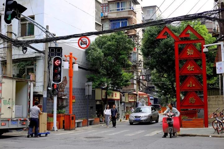 万松园旁边的劲松小路才是武汉吃货的不归路