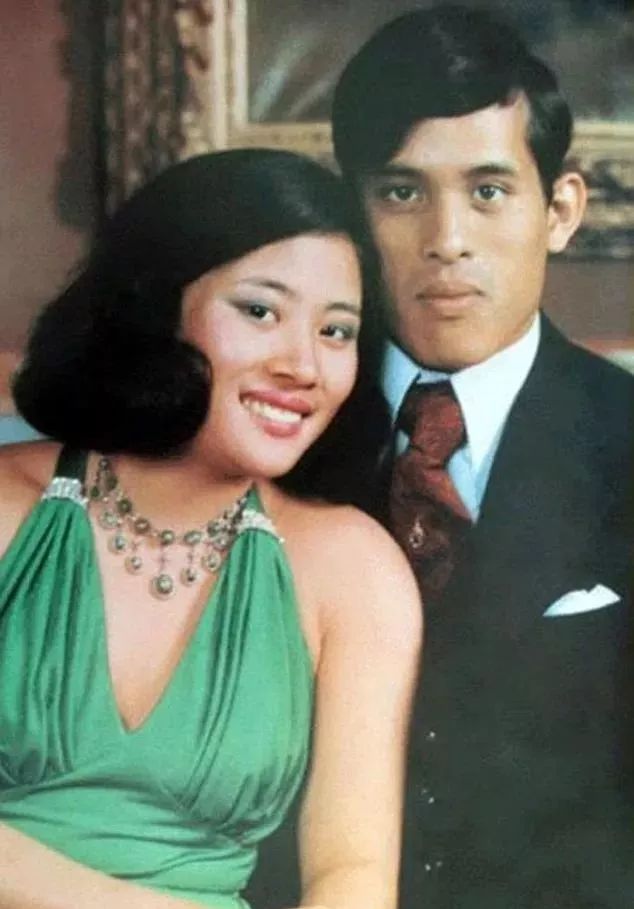 泰国国王新婚3个月就公开纳妾,重启一夫多妻制!