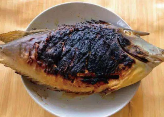 女友做饭要"看心情"?心情好时大鱼大肉,心情不好有你好受